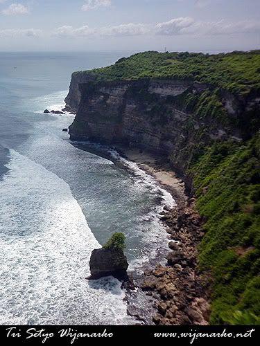 Pura Luhur Uluwatu Yang Mempesona Pura Luhur Uluwatu Yang Mempesona