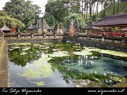 Melewati Tampak Siring, Mampir Ke Pura Tirtha Empul Melewati Tampak Siring, Mampir Ke Pura Tirtha Empul