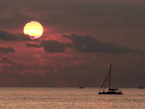 Hunting Sunset Di Pantai Dreamland