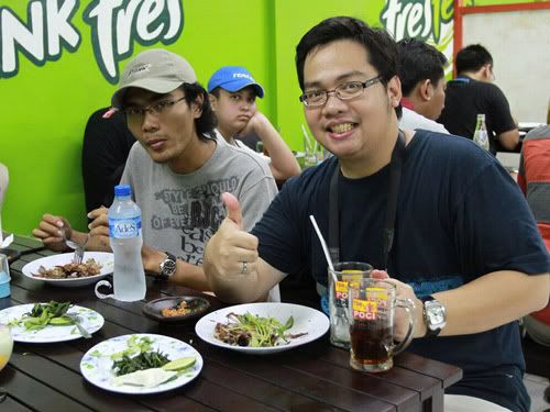 Makan Malam Di Bebek Goreng Haji Slamet Makan Malam Di Bebek Goreng Haji Slamet