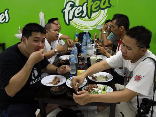 Makan Malam Di Bebek Goreng Haji Slamet Makan Malam Di Bebek Goreng Haji Slamet