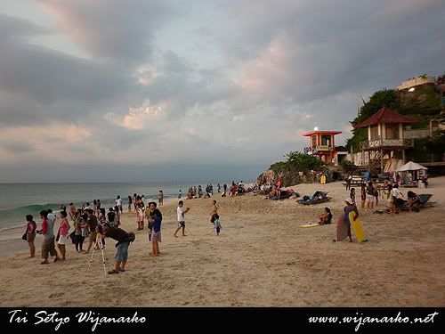 Hunting Sunset Di Pantai Dreamland