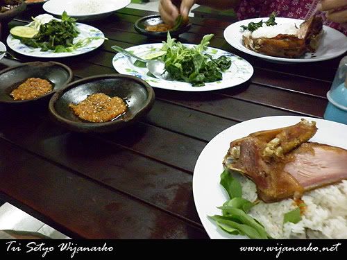 Makan Malam Di Bebek Goreng Haji Slamet Makan Malam Di Bebek Goreng Haji Slamet