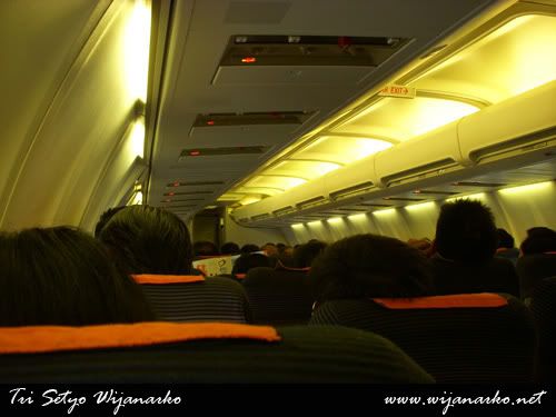 Batavia Air Boeing 737-300 Yogyakarta-Surabaya Batavia Air Boeing 737-300 Yogyakarta-Surabaya