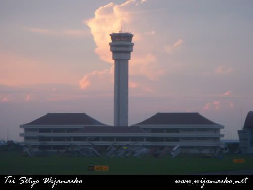 Batavia Air Boeing 737-300 Yogyakarta-Surabaya Batavia Air Boeing 737-300 Yogyakarta-Surabaya