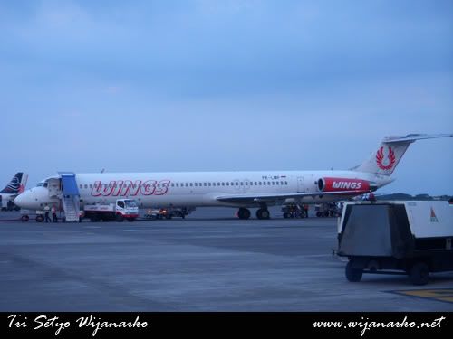 Batavia Air Boeing 737-300 Yogyakarta-Surabaya Batavia Air Boeing 737-300 Yogyakarta-Surabaya