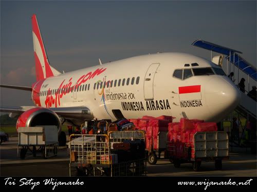 Indonesia Air Asia Boeing 737-300 Yogyakarta-Jakarta Indonesia Air Asia Boeing 737-300 Yogyakarta-Jakarta