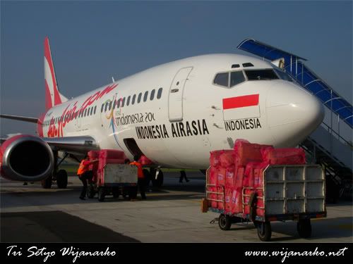 Indonesia Air Asia Boeing 737-300 Yogyakarta-Jakarta Indonesia Air Asia Boeing 737-300 Yogyakarta-Jakarta