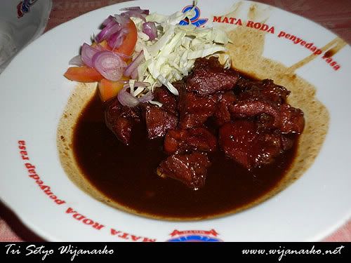 Waktunya Kuliner: Sate Goreng Kronggahan & Kupat Tahu Monjali Waktunya Kuliner: Sate Goreng Kronggahan & Kupat Tahu Monjali