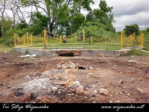 Wisata Unik Di Pamekasan, Api Tak Kunjung Padam Wisata Unik Di Pamekasan, Api Tak Kunjung Padam