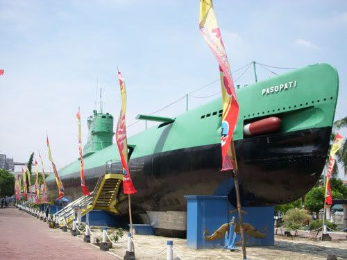 Monumen Kapal Selam Monumen Kapal Selam