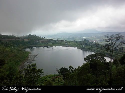 Menuju Telaga Sarangan Menuju Telaga Sarangan