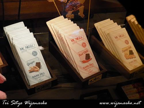 Belanja Oleh-Oleh Cokelat Monggo Belanja Oleh-Oleh Cokelat Monggo