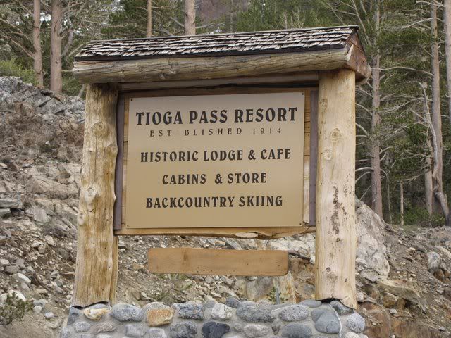 tioga pass resort 300509 sign