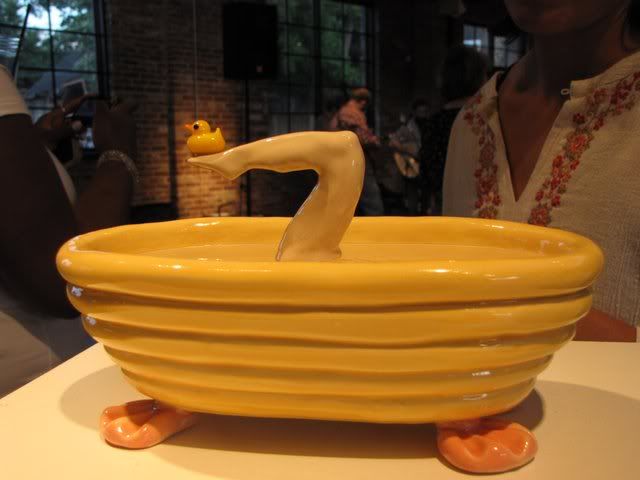 leg and duck in bath 170709