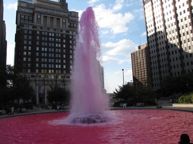 041009 love square fountain