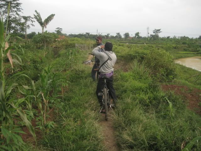 tour de citarik river