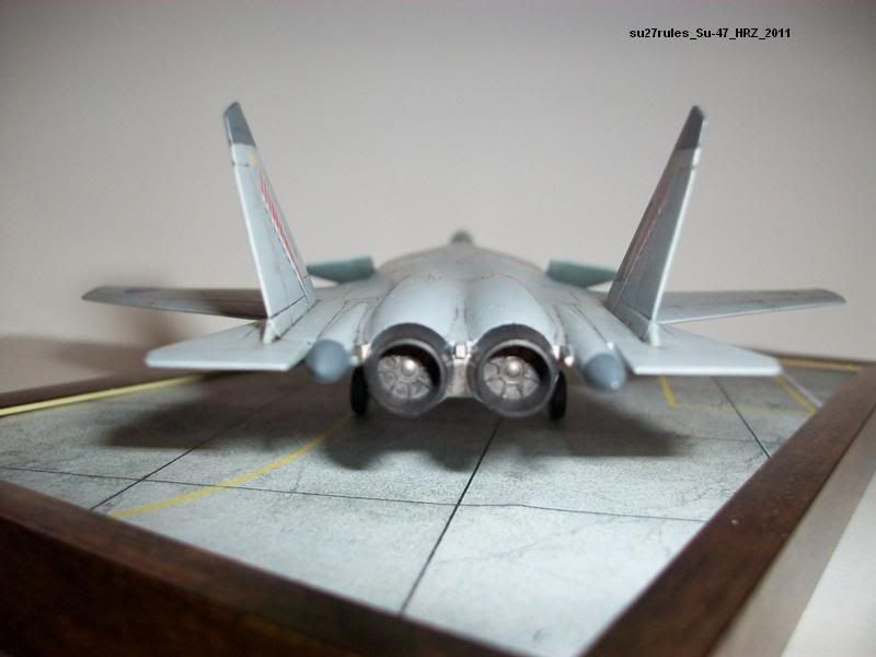 1-144_Su-47_HRZ14.jpg